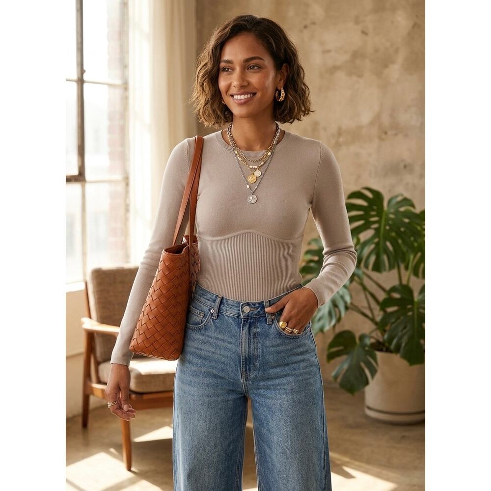 Aritzia Babaton Sculpt Knit Empire Longsleeve Top - Small